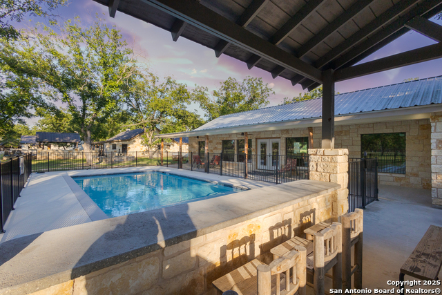 Image 28 of 40 For 370 Johnny Seibert