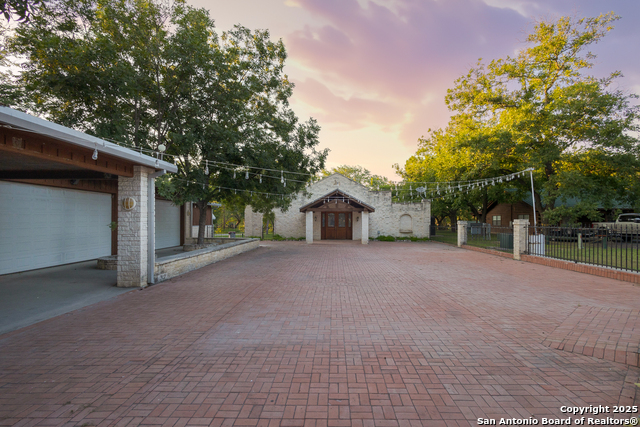 Image 35 of 40 For 370 Johnny Seibert