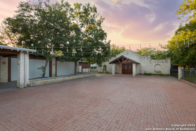 Image 36 of 40 For 370 Johnny Seibert