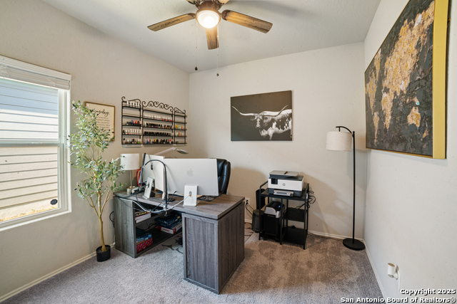 Listing photo id 15 for 10602 Welder Oak