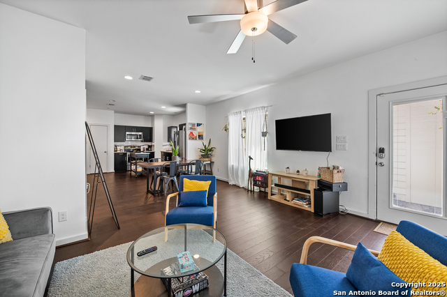 Image 10 of 31 For 704 Cherry N