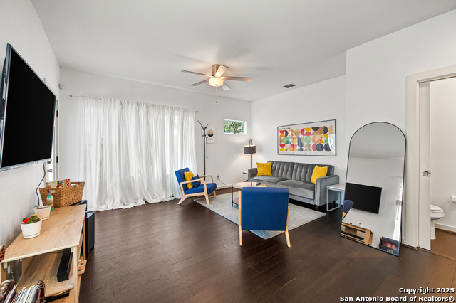 Image 11 of 31 For 704 Cherry N