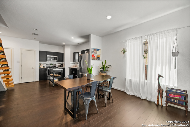 Image 12 of 31 For 704 Cherry N