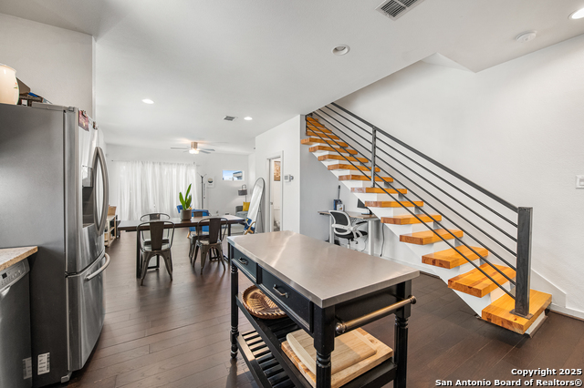 Image 14 of 31 For 704 Cherry N