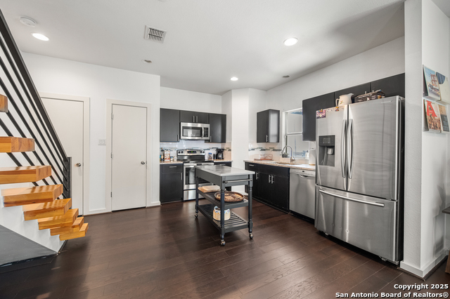 Image 16 of 31 For 704 Cherry N