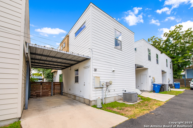 Image 4 of 31 For 704 Cherry N