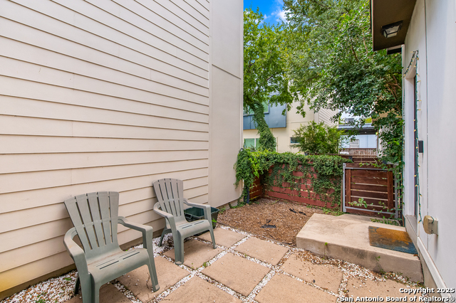 Image 6 of 31 For 704 Cherry N