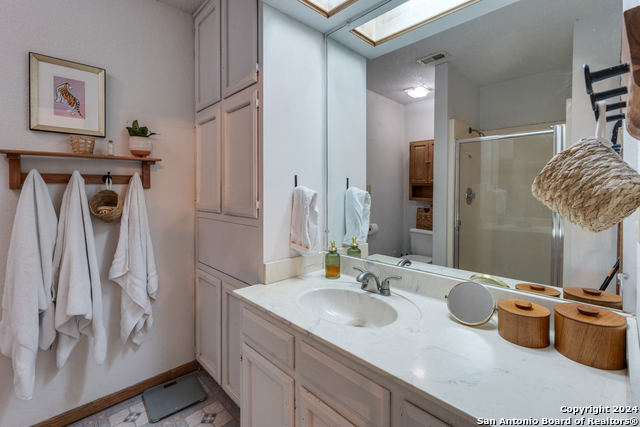 Image 14 of 23 For 720 Belmont