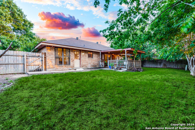 Image 22 of 23 For 720 Belmont