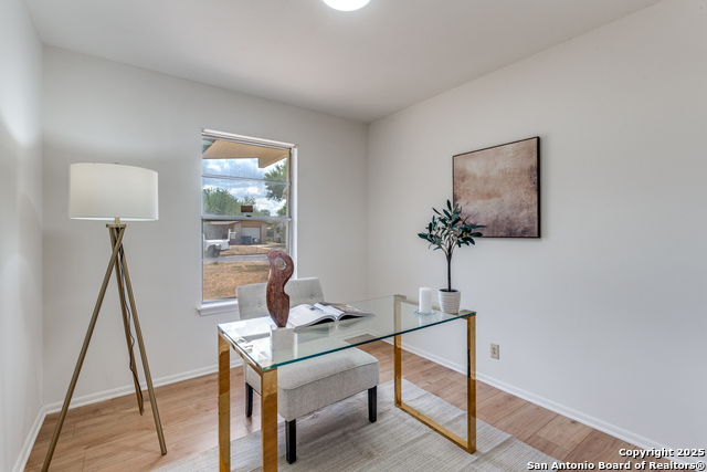 Image 11 of 21 For 5229 Swann  