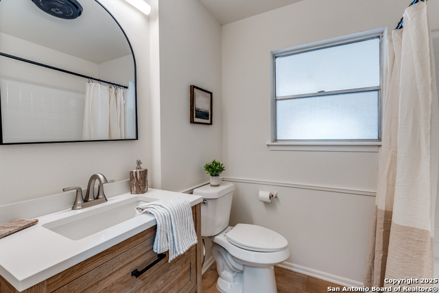 Image 14 of 21 For 5229 Swann  
