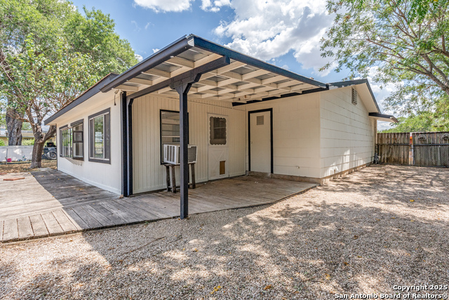 Image 17 of 21 For 5229 Swann  
