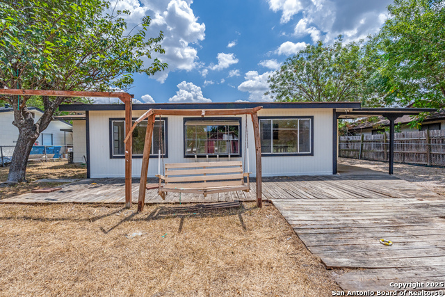 Image 18 of 21 For 5229 Swann  