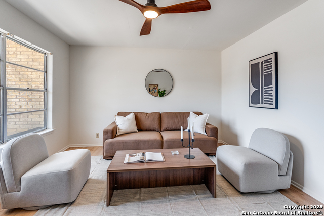 Image 4 of 21 For 5229 Swann  