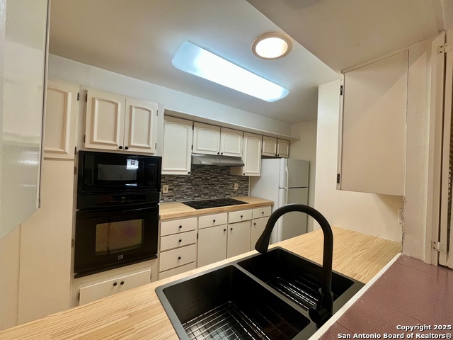 Image 10 of 24 For 7731 Broadway  A8
