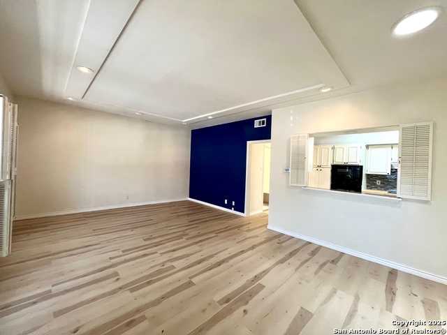 Image 6 of 24 For 7731 Broadway  A8