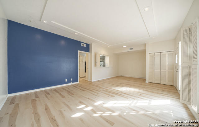 Image 7 of 24 For 7731 Broadway  A8