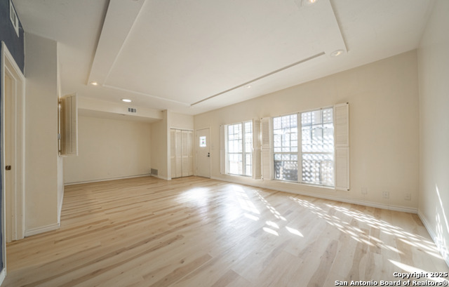 Image 8 of 24 For 7731 Broadway  A8
