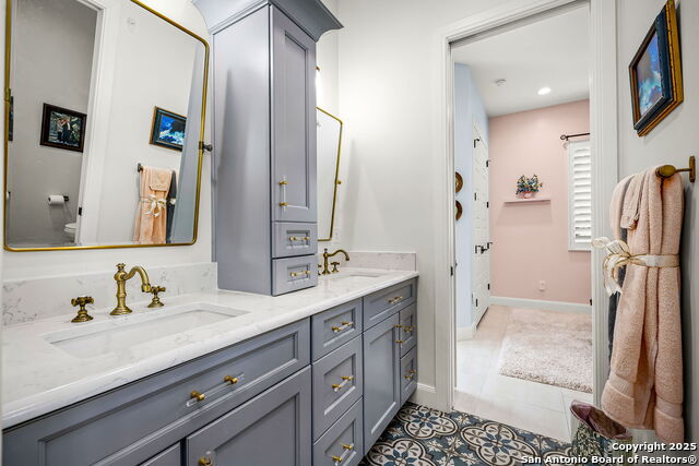 Image 40 of 49 For 1607 Bordeaux Blanc