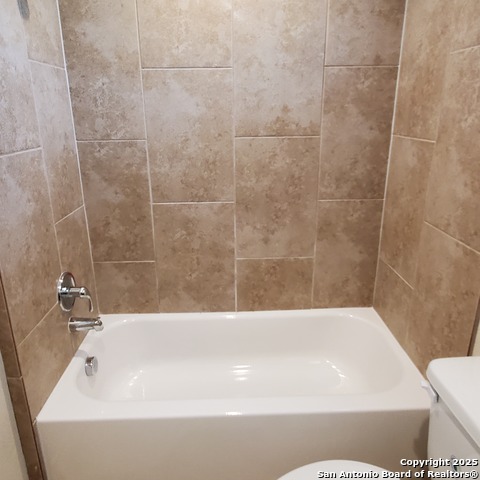 Image 26 of 29 For 7054 Lakeview  101