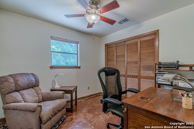 Listing photo id 9 for 560 Bluff Ridge