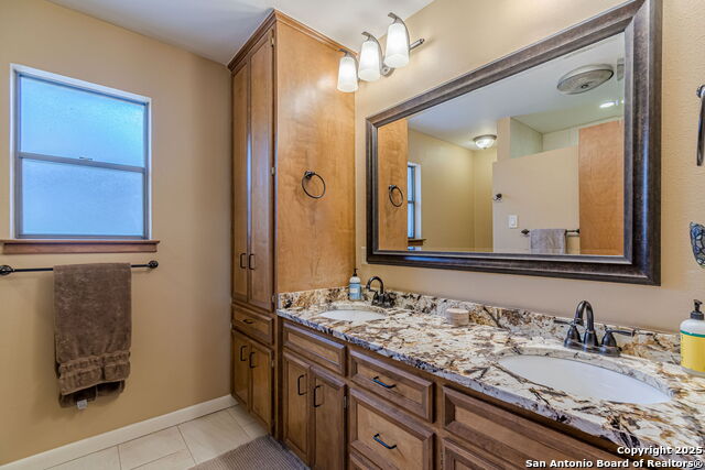 Listing photo id 14 for 560 Bluff Ridge