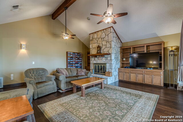 Listing photo id 17 for 560 Bluff Ridge