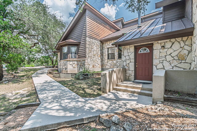 Listing photo id 0 for 560 Bluff Ridge