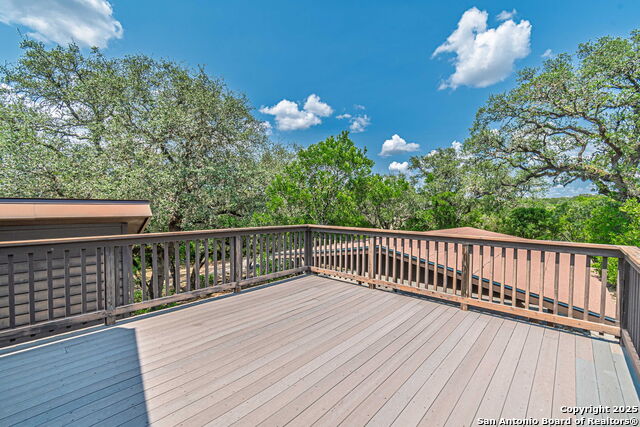 Listing photo id 20 for 560 Bluff Ridge