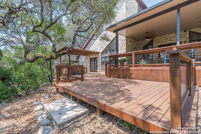 Listing photo id 27 for 560 Bluff Ridge