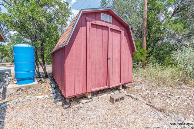 Listing photo id 30 for 560 Bluff Ridge