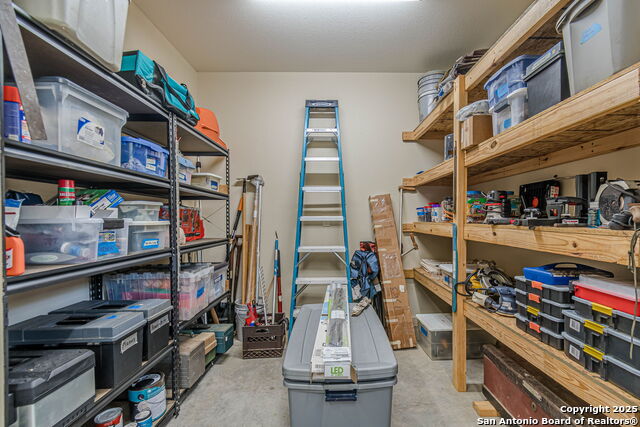 Listing photo id 34 for 560 Bluff Ridge