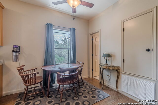 Listing photo id 40 for 560 Bluff Ridge