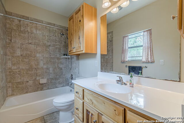 Listing photo id 42 for 560 Bluff Ridge