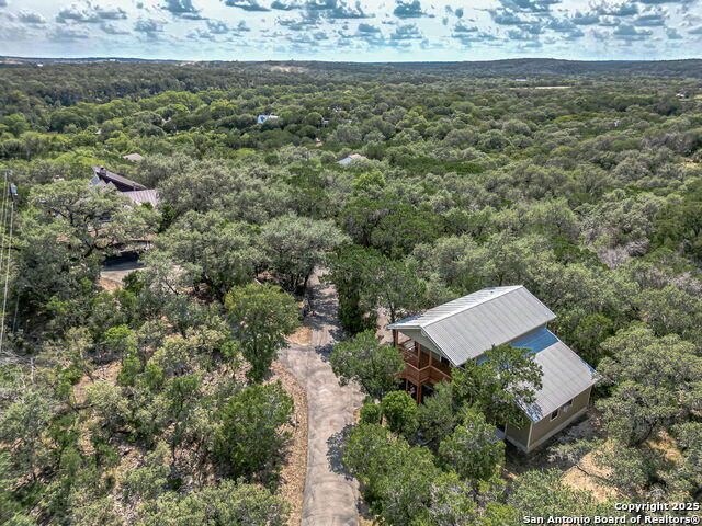 Listing photo id 46 for 560 Bluff Ridge