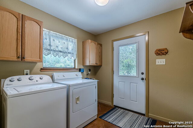 Listing photo id 3 for 560 Bluff Ridge