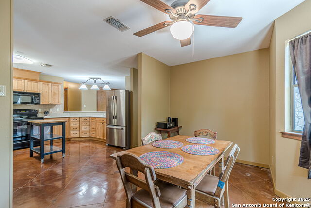 Listing photo id 7 for 560 Bluff Ridge