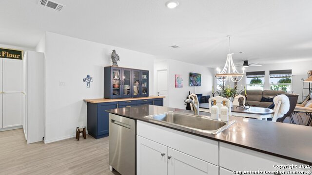 Image 10 of 22 For 216 Pacific Waters