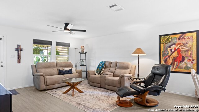 Image 4 of 22 For 216 Pacific Waters