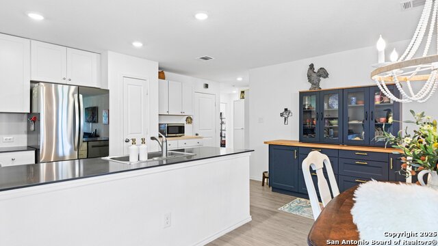 Image 8 of 22 For 216 Pacific Waters