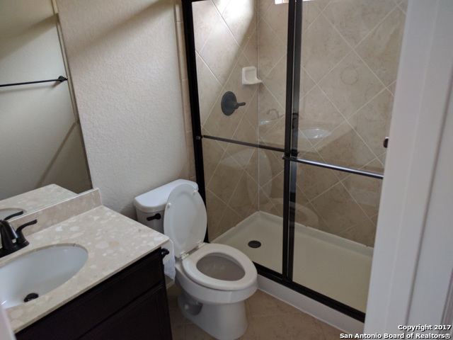 Image 15 of 20 For 822 Calabria