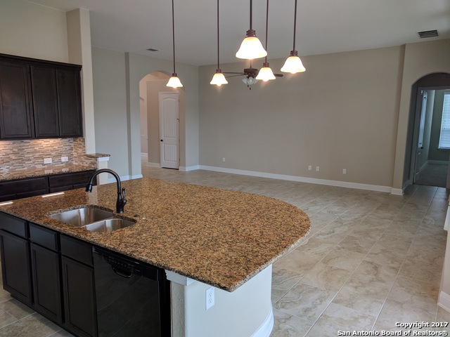 Image 8 of 20 For 822 Calabria