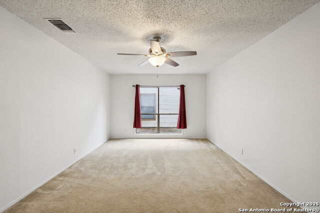 Image 17 of 31 For 10330 Country Bluff
