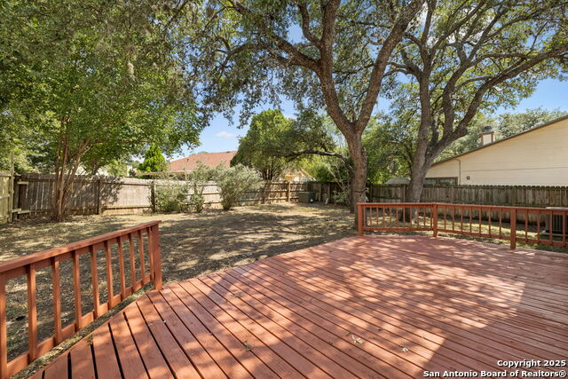 Image 26 of 31 For 10330 Country Bluff