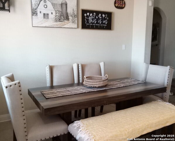 Listing photo id 8 for 449 Timber Creek