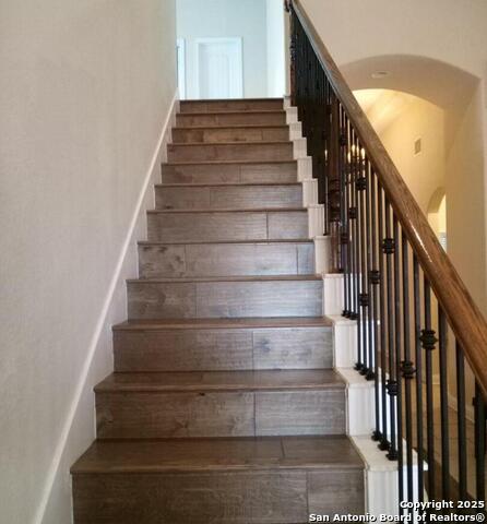 Listing photo id 13 for 449 Timber Creek