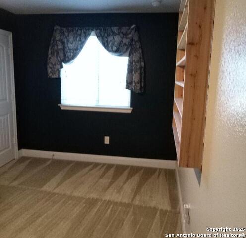 Listing photo id 17 for 449 Timber Creek