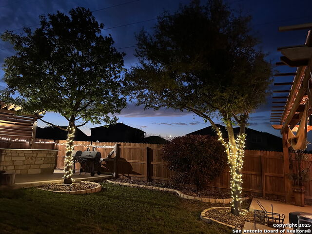 Listing photo id 19 for 449 Timber Creek