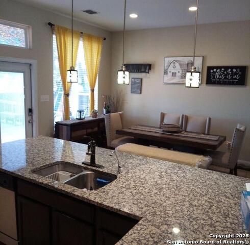 Listing photo id 6 for 449 Timber Creek