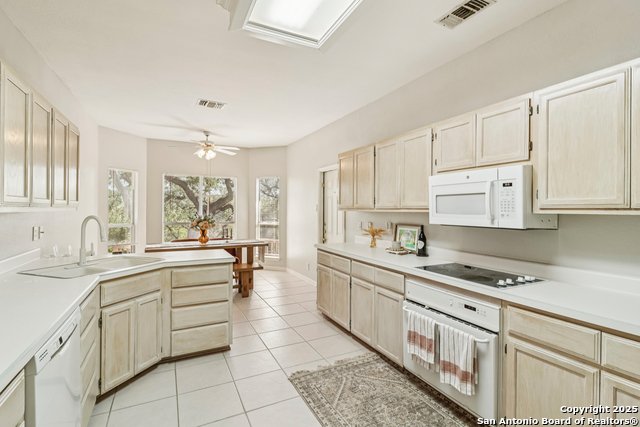 Image 10 of 40 For 13719 Chittim Woods